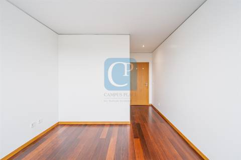 Apartamento T2 no condomínio fechado Edifício Boapor, Ramalde, Porto