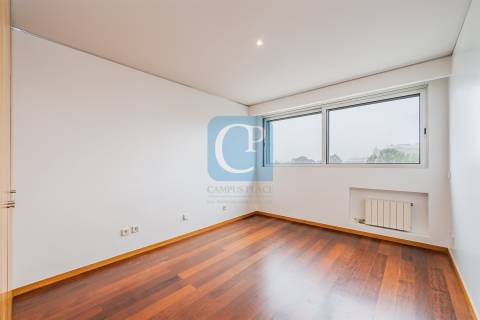Apartamento T2 no condomínio fechado Edifício Boapor, Ramalde, Porto