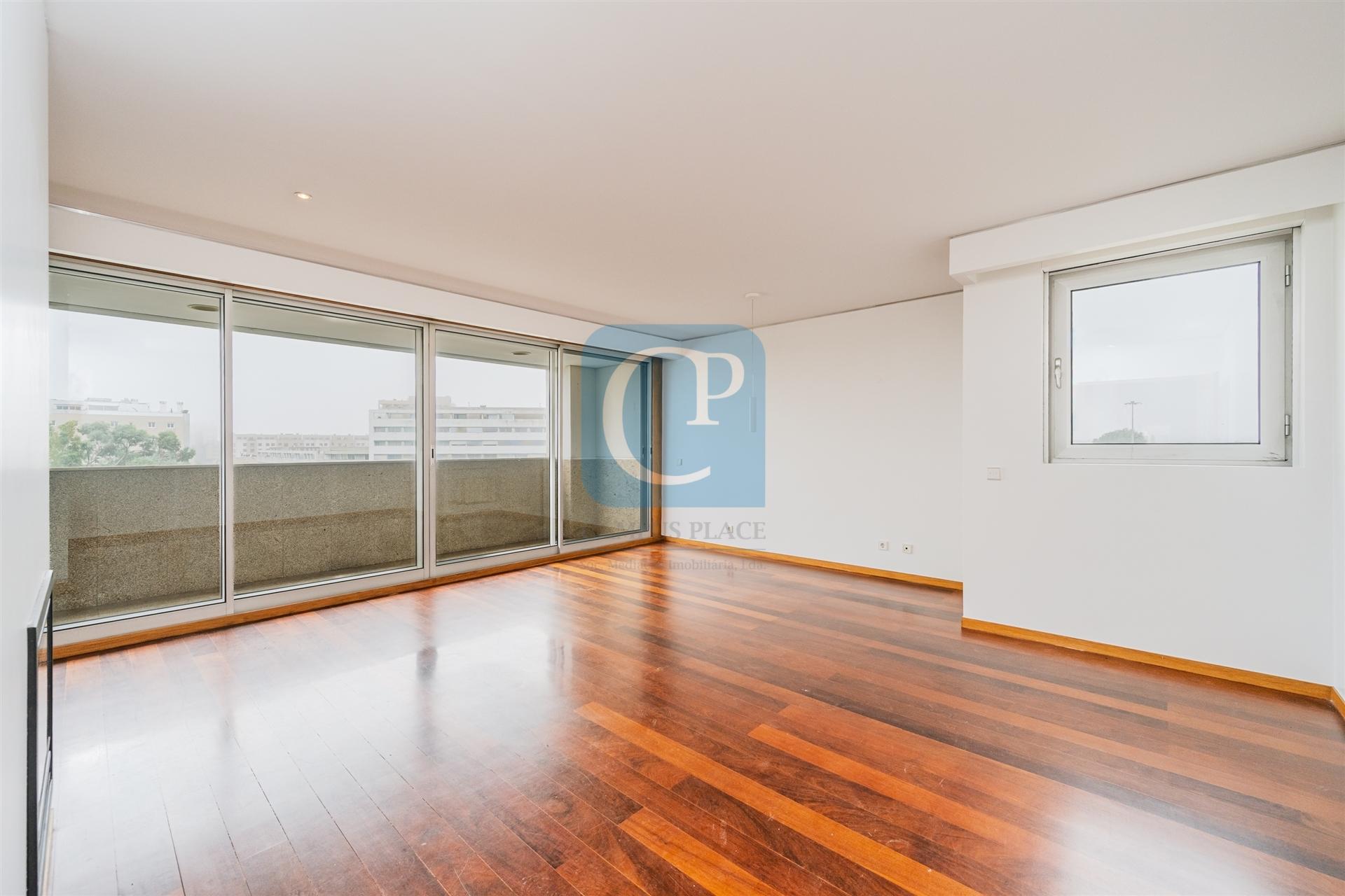 Apartamento T2 no condomínio fechado Edifício Boapor, Ramalde, Porto