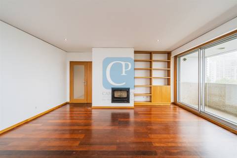 Apartamento T2 no condomínio fechado Edifício Boapor, Ramalde, Porto