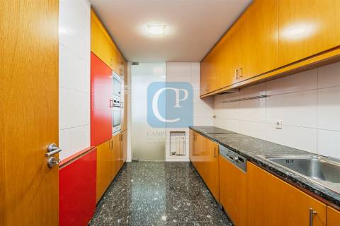 Apartamento T2 no condomínio fechado Edifício Boapor, Ramalde, Porto