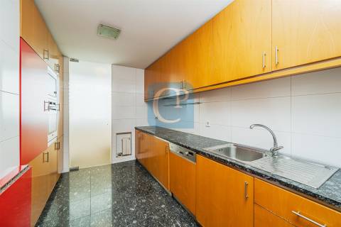 Apartamento T2 no condomínio fechado Edifício Boapor, Ramalde, Porto