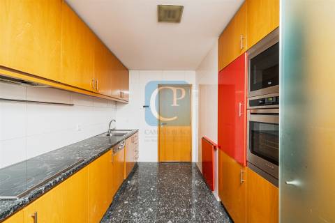 Apartamento T2 no condomínio fechado Edifício Boapor, Ramalde, Porto