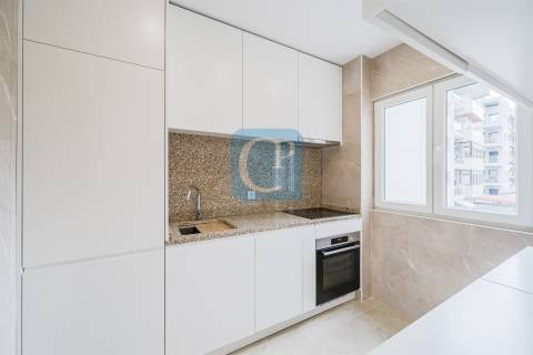 Apartamento T2 remodelado no Carvalhido, Porto