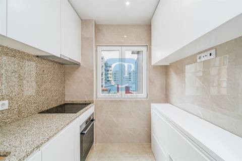 Apartamento T2 remodelado no Carvalhido, Porto