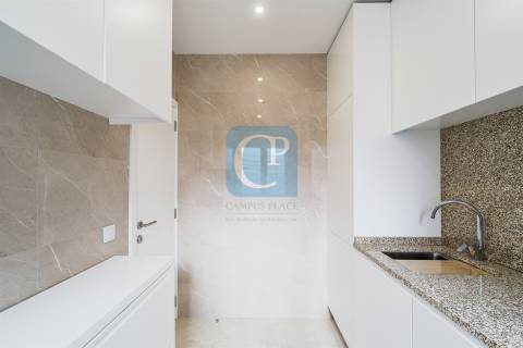 Apartamento T2 remodelado no Carvalhido, Porto