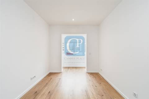 Apartamento T2 remodelado no Carvalhido, Porto