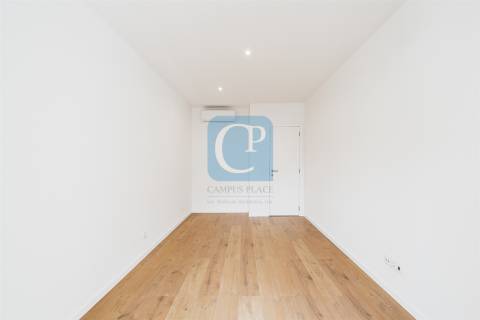 Apartamento T2 remodelado no Carvalhido, Porto