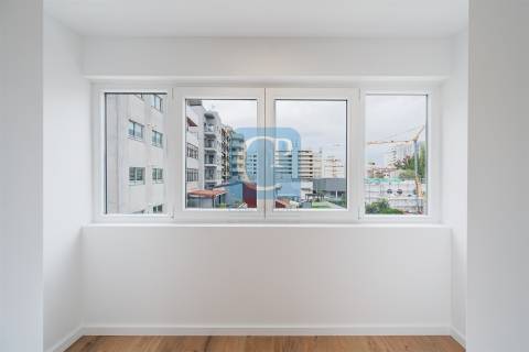 Apartamento T2 remodelado no Carvalhido, Porto