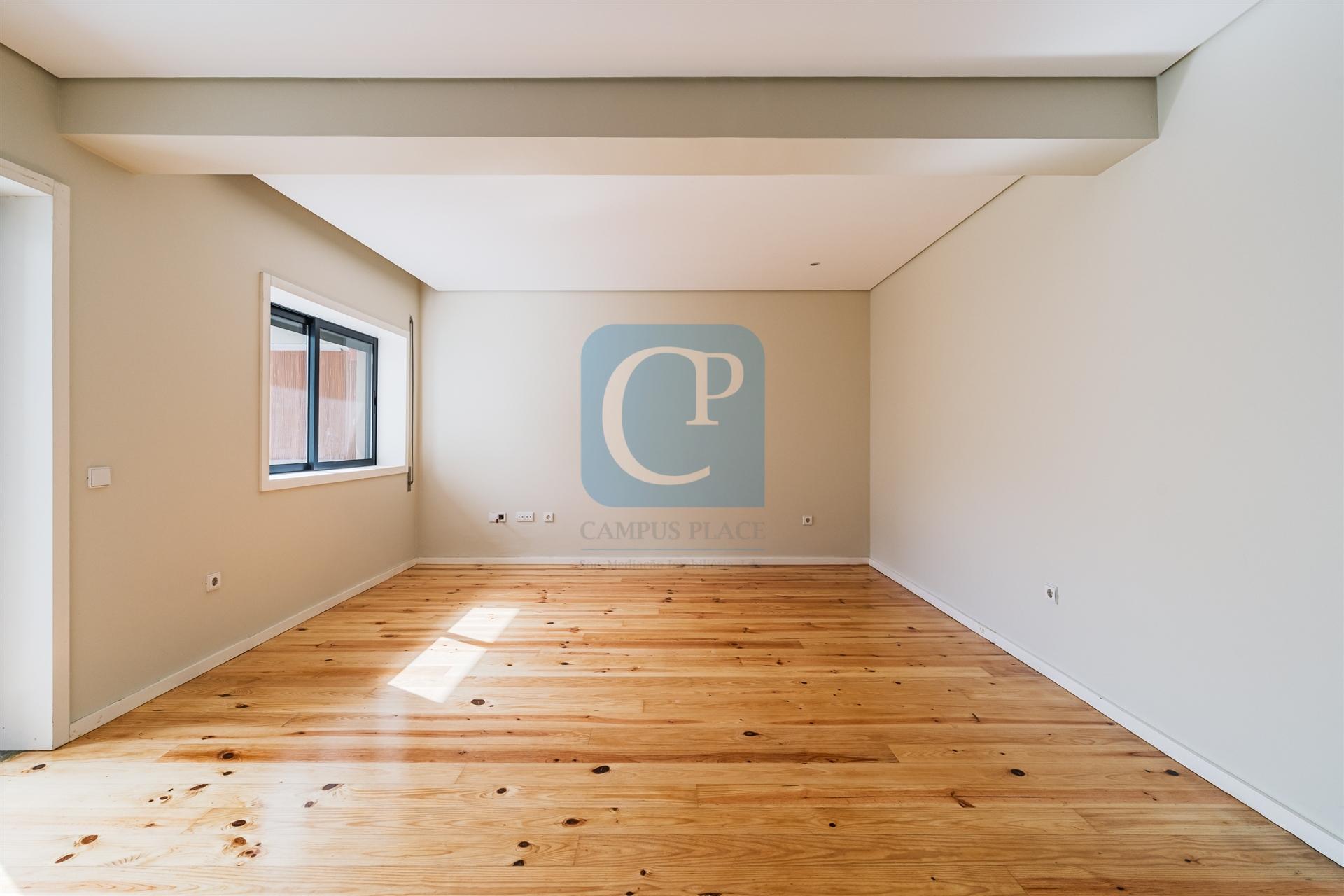 Apartamento T3 com terraço em Pedrouços, Maia