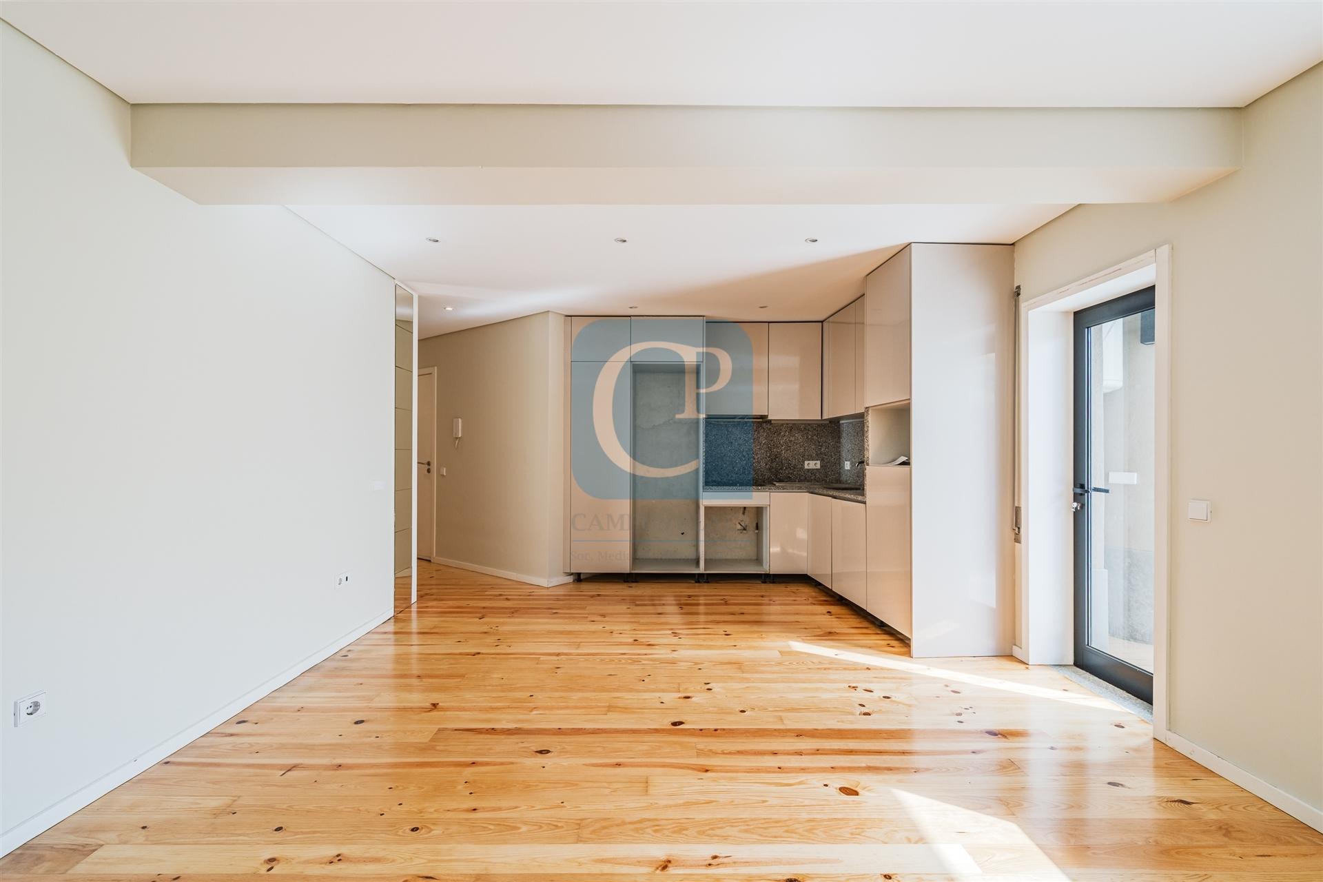 Apartamento T3 com terraço em Pedrouços, Maia