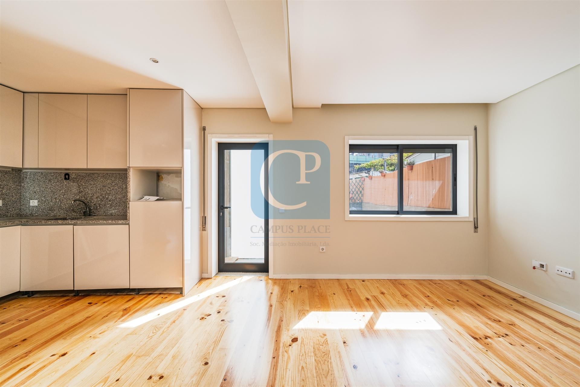 Apartamento T3 com terraço em Pedrouços, Maia