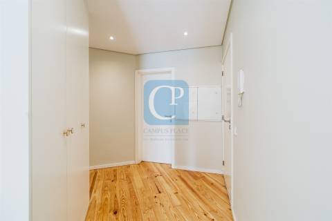 Apartamento T3 com terraço em Pedrouços, Maia