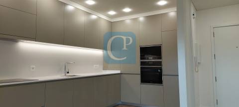 Apartamento T2 com varanda em Espinho, Aveiro