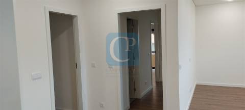 Apartamento T2 com varanda em Espinho, Aveiro