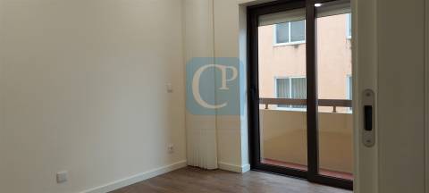 Apartamento T2 com varanda em Espinho, Aveiro