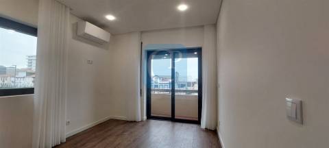 Apartamento T2 com varanda em Espinho, Aveiro