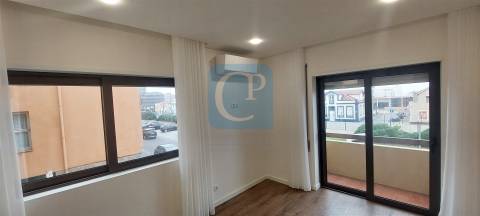 Apartamento T2 com varanda em Espinho, Aveiro