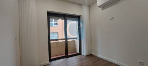 Apartamento T2 com varanda em Espinho, Aveiro