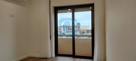 Apartamento T2 com varanda em Espinho, Aveiro