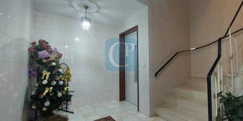 Apartamento T2 com varanda em Espinho, Aveiro