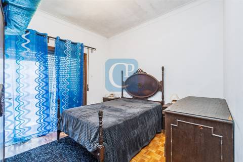 Moradia independente com quatro frações em Guifões, Matosinhos