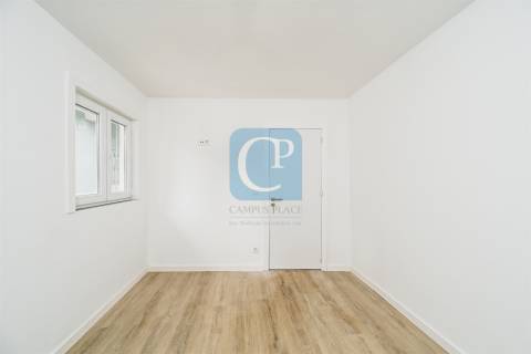 Moradia independente com quatro frações em Guifões, Matosinhos