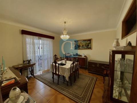 Moradia com dois apartamentos independentes em Vila Nova de Gaia