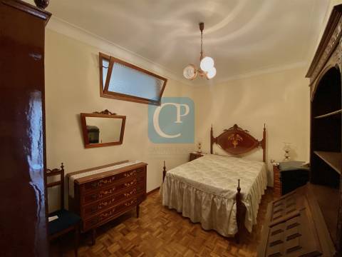 Moradia com dois apartamentos independentes em Vila Nova de Gaia