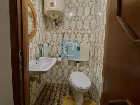 Moradia com dois apartamentos independentes em Vila Nova de Gaia