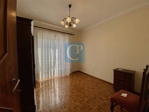 Moradia com dois apartamentos independentes em Vila Nova de Gaia
