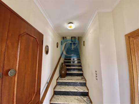 Moradia com dois apartamentos independentes em Vila Nova de Gaia