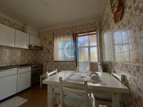 Moradia com dois apartamentos independentes em Vila Nova de Gaia