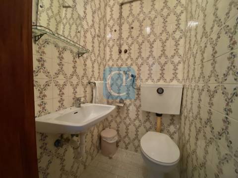 Moradia com dois apartamentos independentes em Vila Nova de Gaia