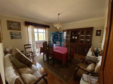 Moradia com dois apartamentos independentes em Vila Nova de Gaia