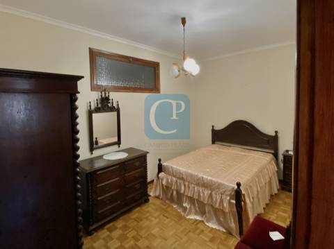 Moradia com dois apartamentos independentes em Vila Nova de Gaia