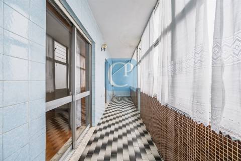 Moradia com dois apartamentos independentes em Vila Nova de Gaia