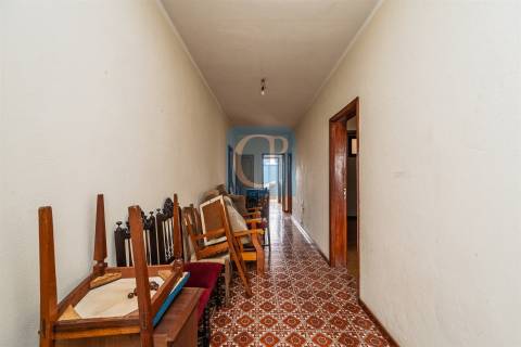 Moradia com dois apartamentos independentes em Vila Nova de Gaia