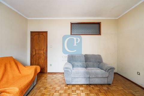 Moradia com dois apartamentos independentes em Vila Nova de Gaia