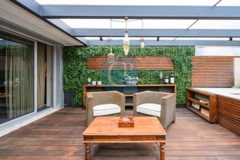 Moradia T4 em condomínio de luxo com piscina, Leça da Palmeira