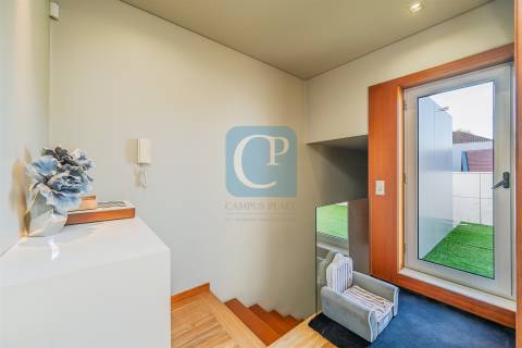 Moradia T4 em condomínio de luxo com piscina, Leça da Palmeira