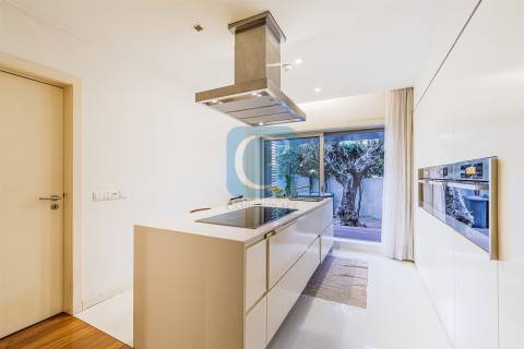 Moradia T4 em condomínio de luxo com piscina, Leça da Palmeira