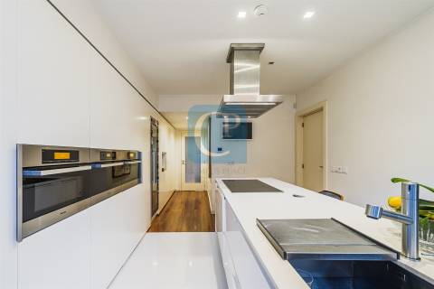 Moradia T4 em condomínio de luxo com piscina, Leça da Palmeira