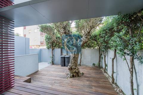 Moradia T4 em condomínio de luxo com piscina, Leça da Palmeira