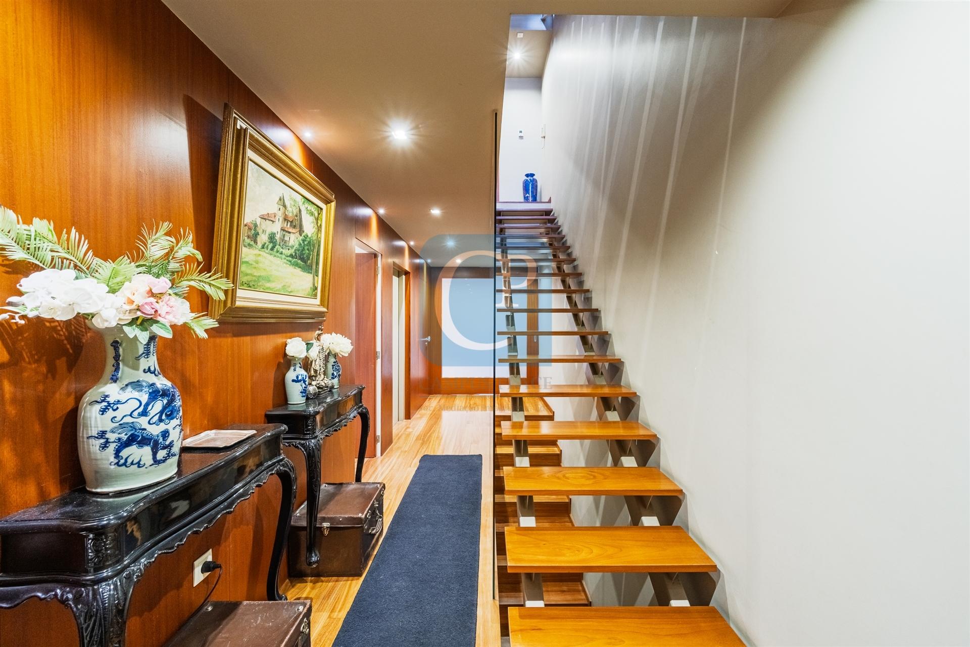 Moradia T4 em condomínio de luxo com piscina, Leça da Palmeira