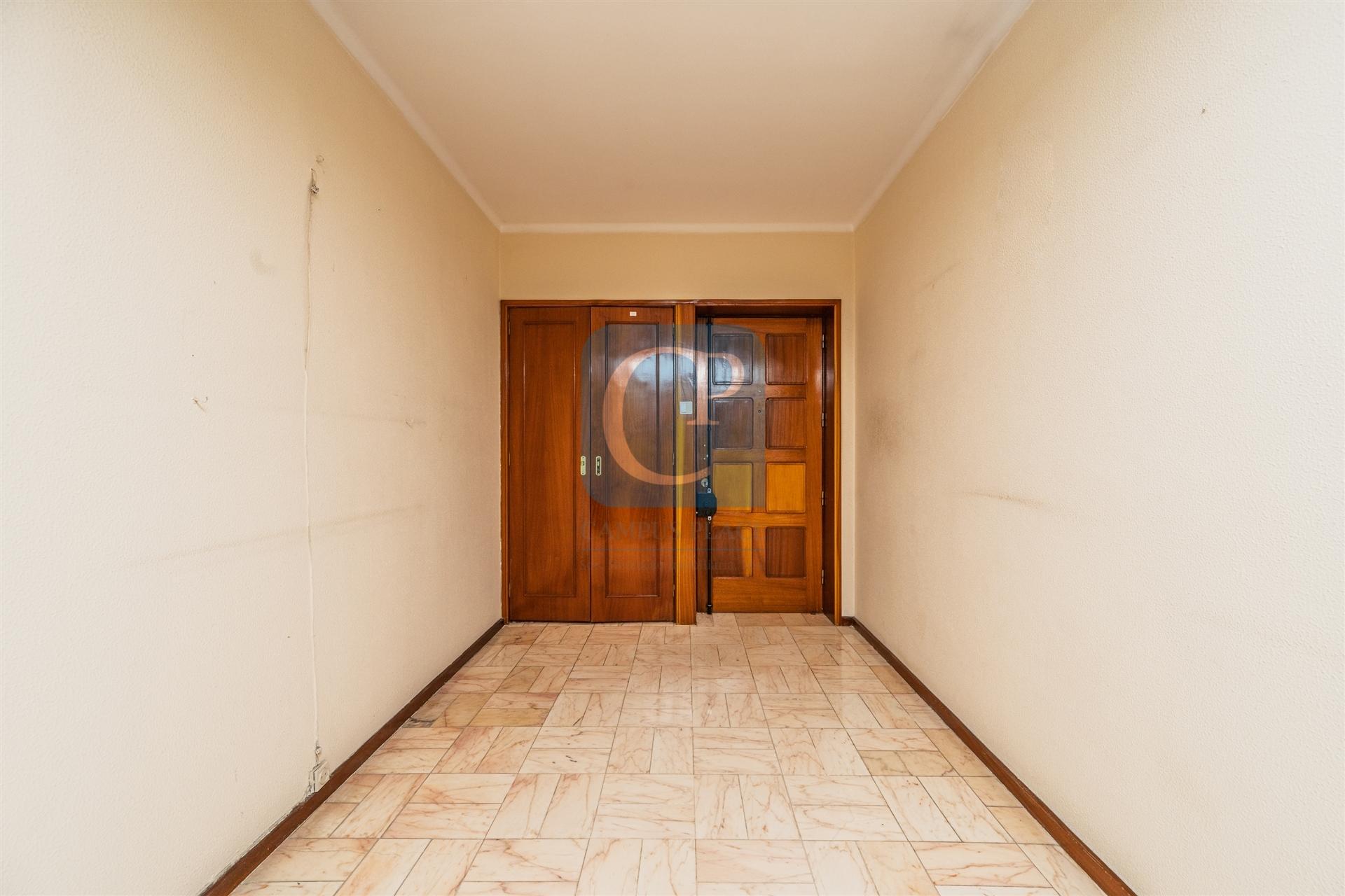 Apartamento T2+1 com vista mar no centro de Matosinhos