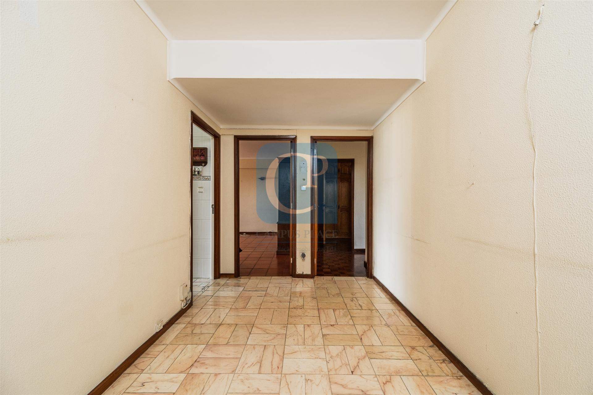 Apartamento T2+1 com vista mar no centro de Matosinhos