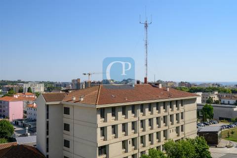 Apartamento T2+1 com vista mar no centro de Matosinhos