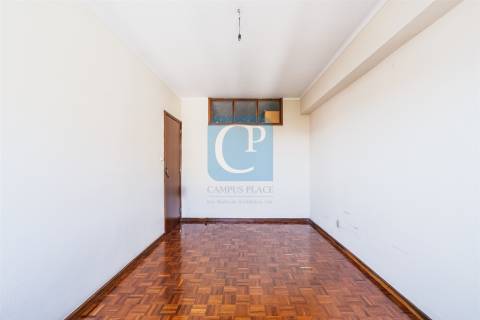 Apartamento T2+1 com vista mar no centro de Matosinhos