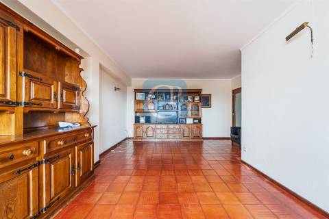 Apartamento T2+1 com vista mar no centro de Matosinhos